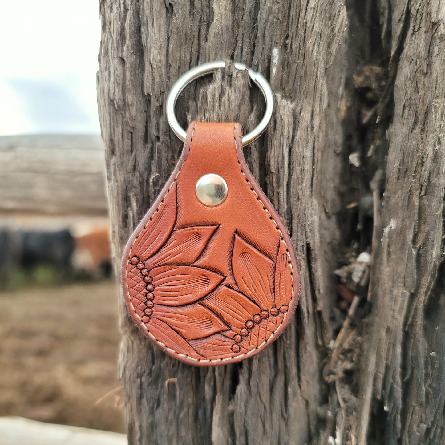 Sunflower Round Leather Keychain