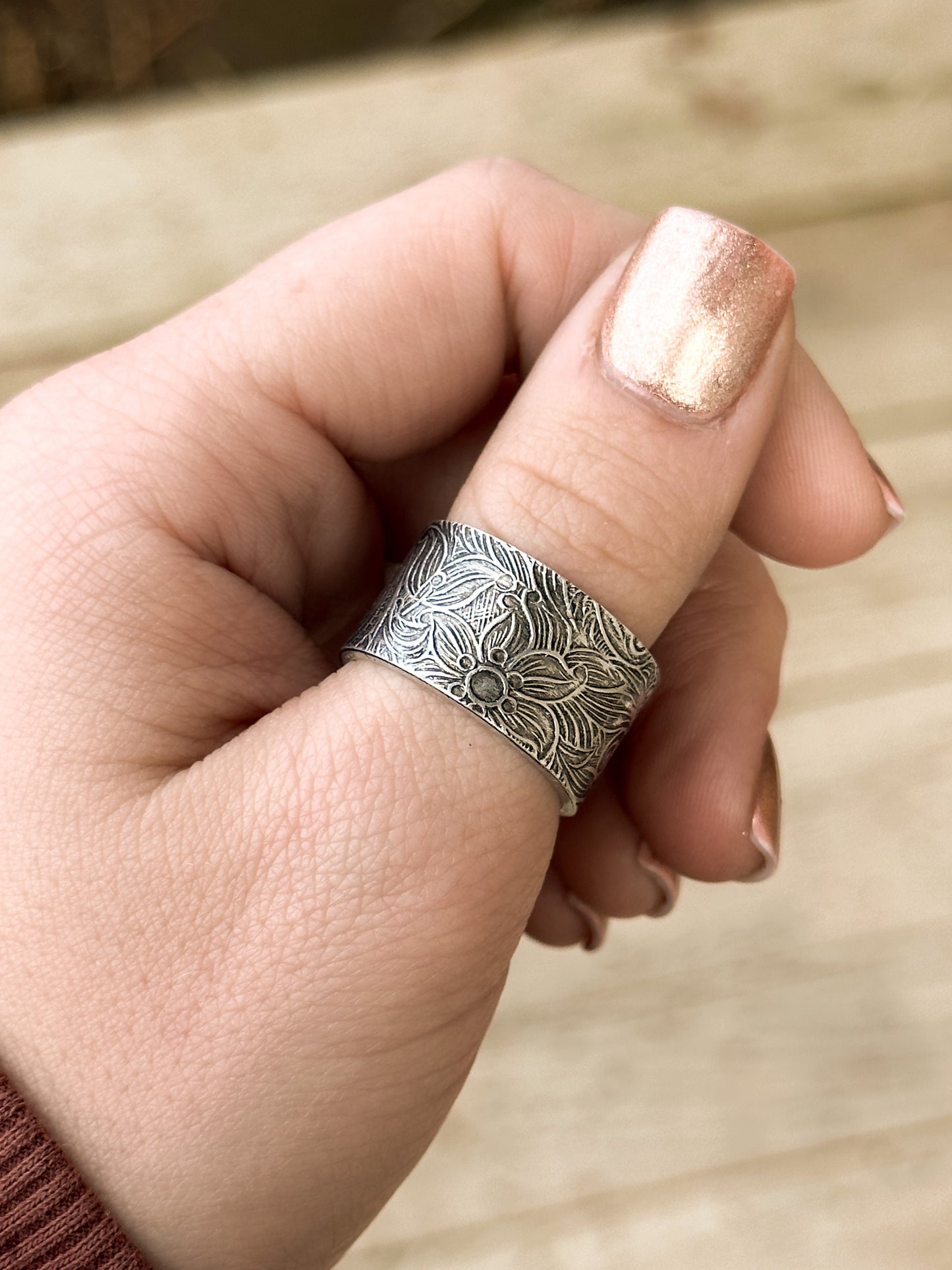 Wide Paisley Floral Print Tarnished Western Ring - Country & Western Style