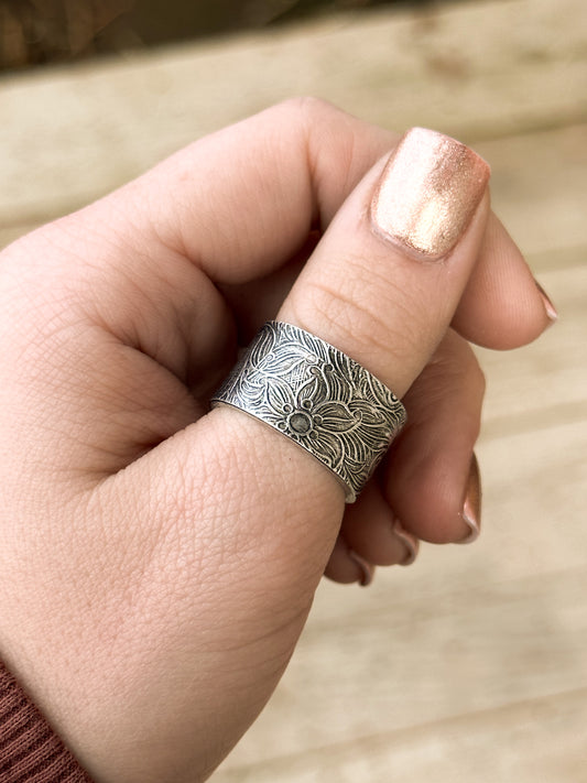 Wide Paisley Floral Print Tarnished Western Ring - Country & Western Style